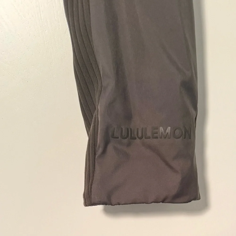 lululemon athletica sleek puffed